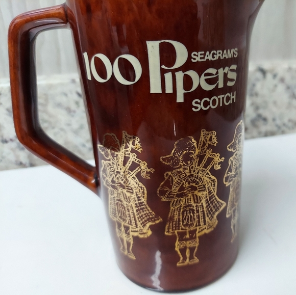 Vintage Seagrams 100 Pipers Scotch Whiskey Jug Pitcher - Picture 2 of 4